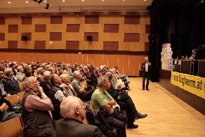 gut besuchte Podiumsdiskussion